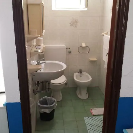 Petrusa Dipendenza Pensión Estrómboli
